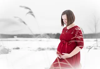 Porträtt gravidfotografering Ovanåker Hälsingland